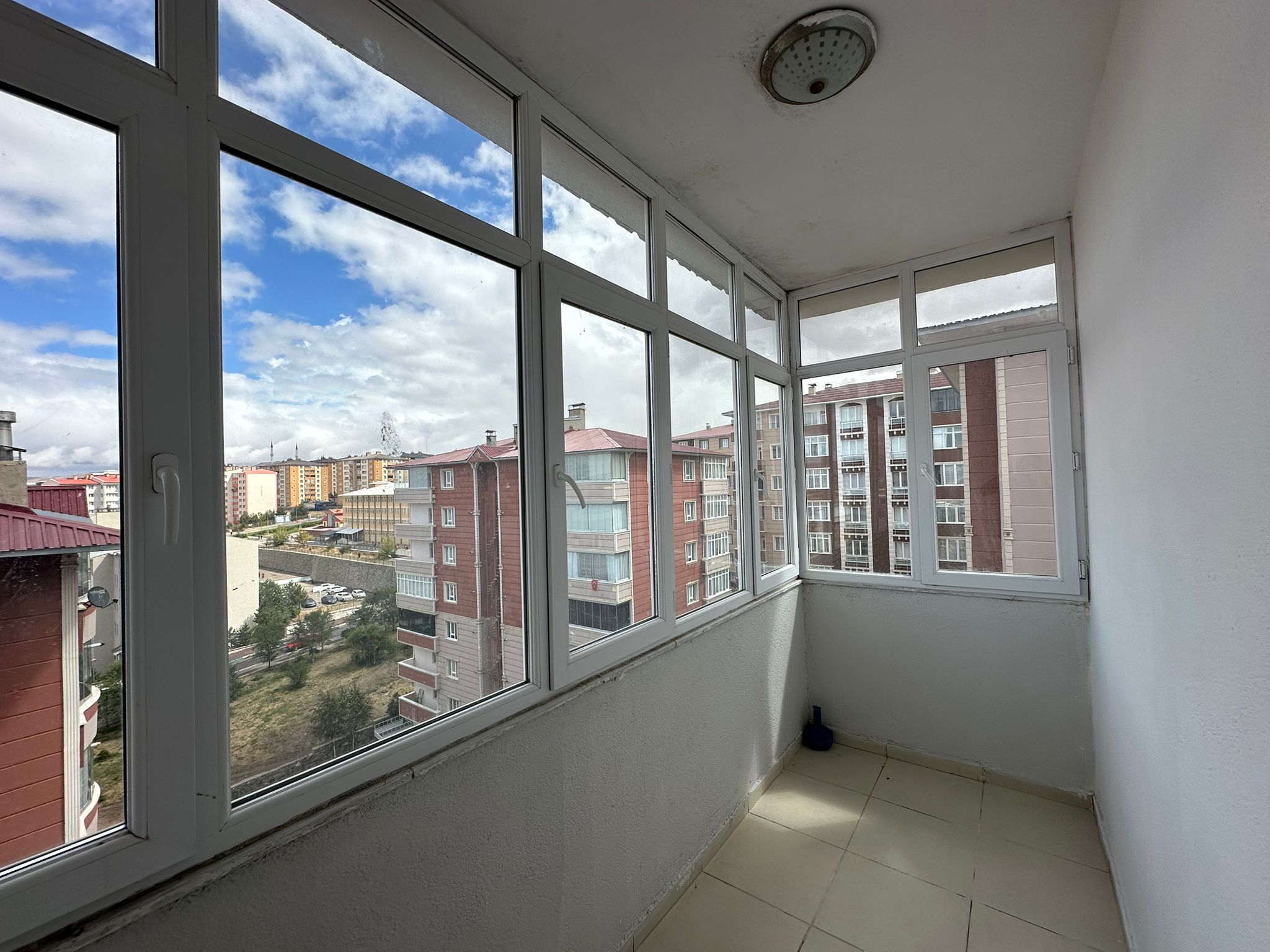 KURTULUŞ MAHALLESİNDE 3+1 SATLIK DAİRE